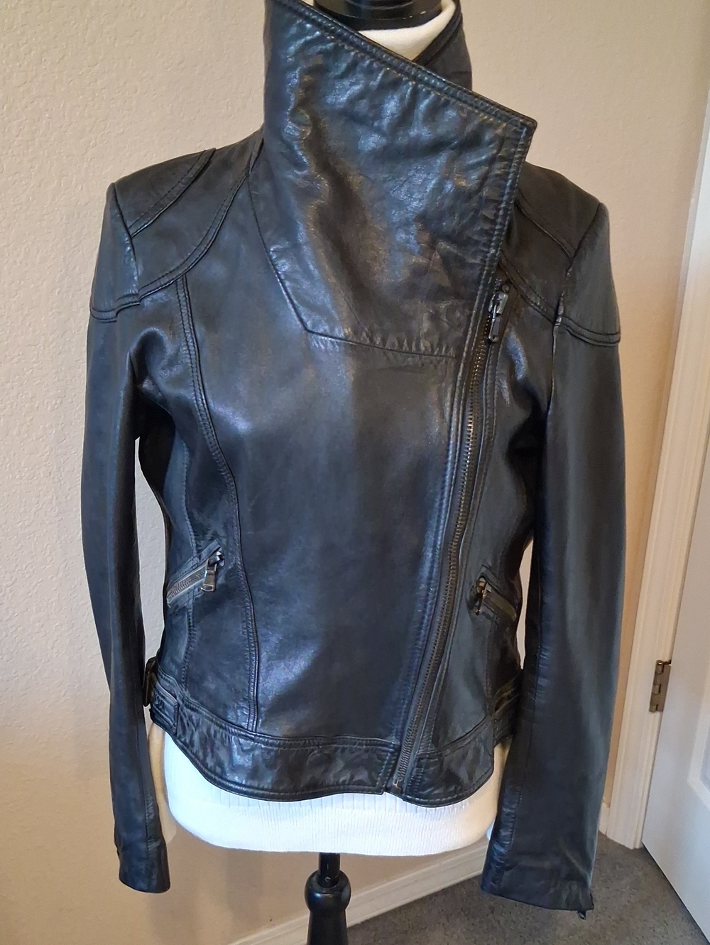 Black Rivet Women's Black Genuine Leather Moto Jacket. Sporty and Sleek. Y2k L - Picture 4 of 15